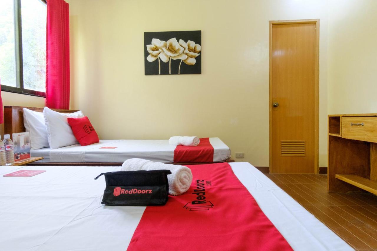 Reddoorz @ Poblacion 6 Coron Exterior foto
