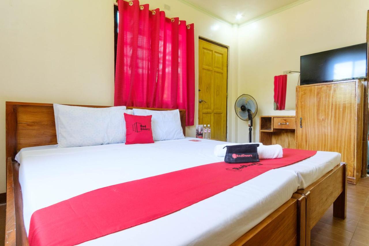 Reddoorz @ Poblacion 6 Coron Exterior foto